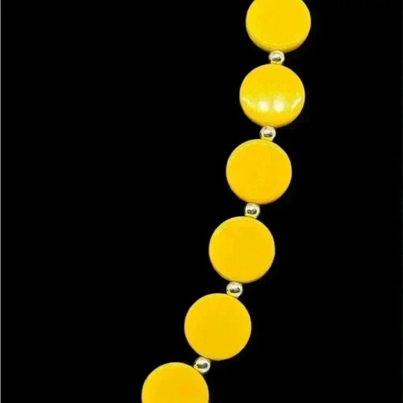 ♦️Fun bright yellow flat beaded necklace. - Picture 2 of 2